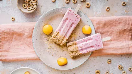 CHEERIOS® summer raspberry and peach lollies CHEERIOS® summer raspberry and peach lollies