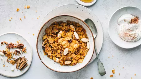 GLUTEN-FREE CINNAMON CORN SNACK MIX GLUTEN-FREE CINNAMON CORN SNACK MIX