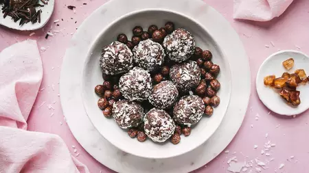 NESQUIK Coconut Energy Balls NESQUIK Coconut Energy Balls