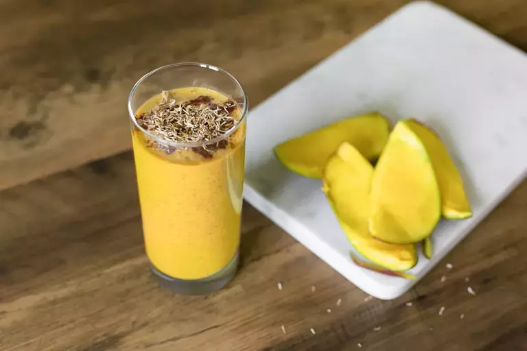 Mango Smoothie and Shredded Wheat topping